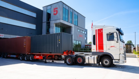 Nachtchauffeur container transport